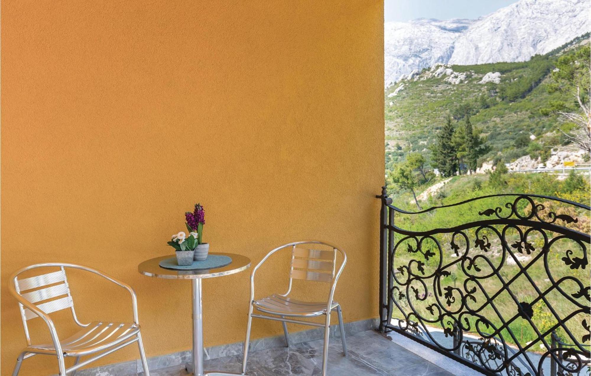 Beautiful Apartment In Krvavica With Kitchen Exteriér fotografie